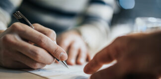 Lựa chọn công ty luật và luật sư tư vấn uy tín