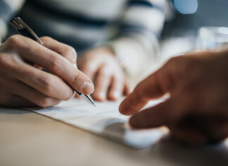 Lựa chọn công ty luật và luật sư tư vấn uy tín